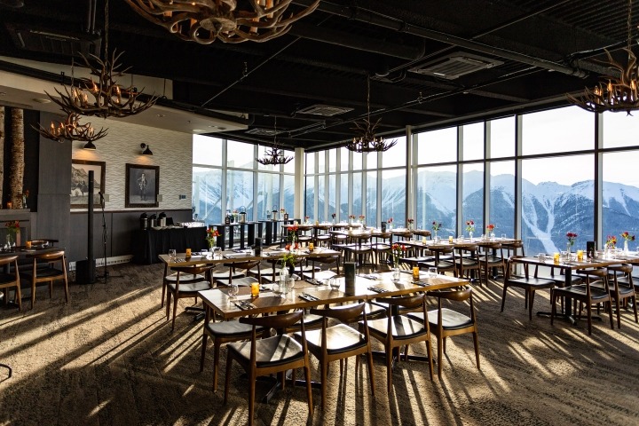 Dining area in Sky Bistro