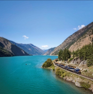 Rocky Mountaineer travelling along the Sea to Sky corridor 
